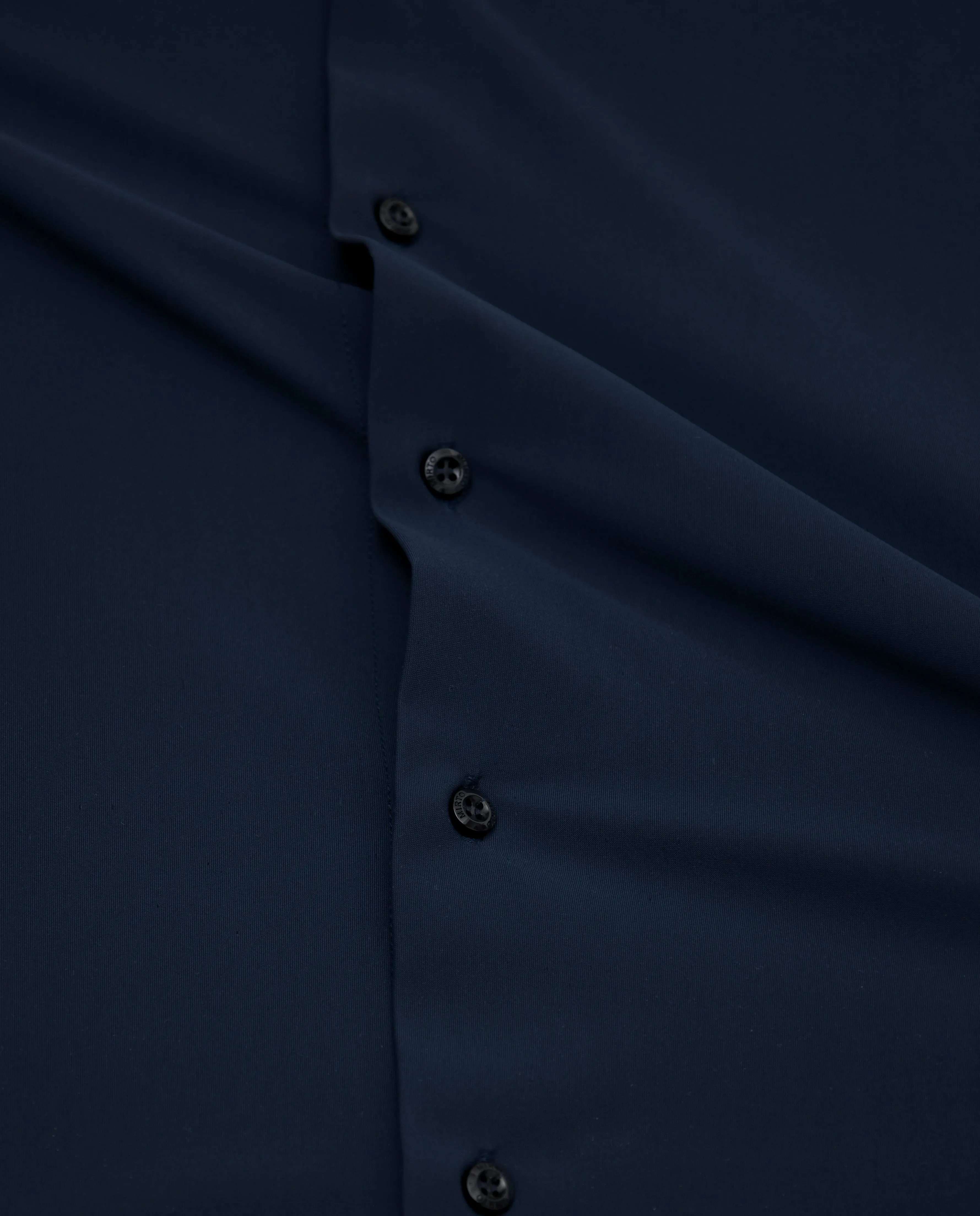 Camisa vestir técnica tailored fit marino