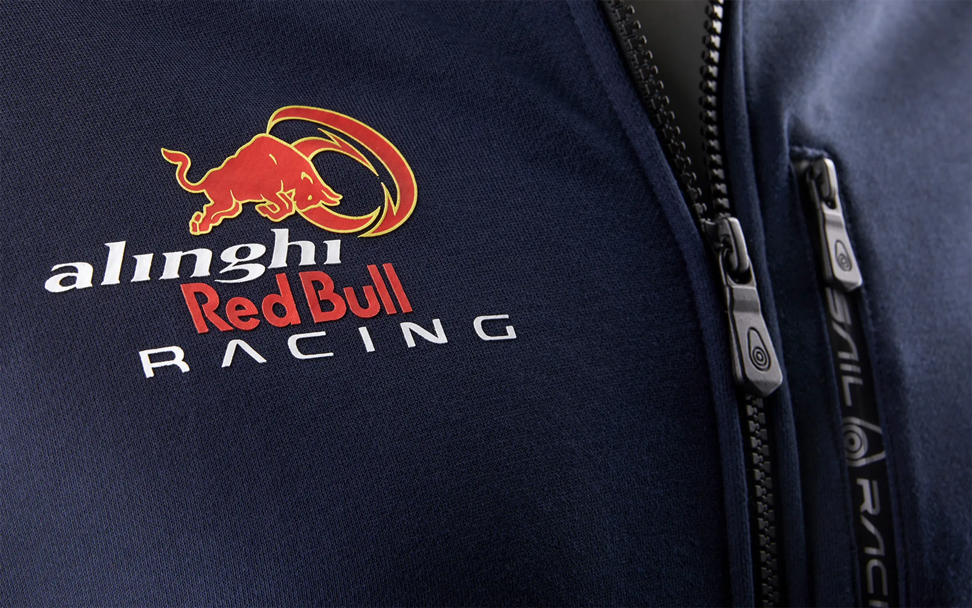 CHALLENGE ZIP HOOD