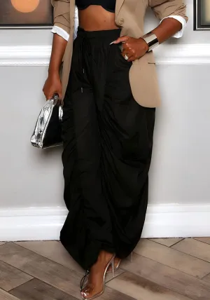 Chic Pleated Loose-Fit Pants with a Stylish Relaxed Silhouette