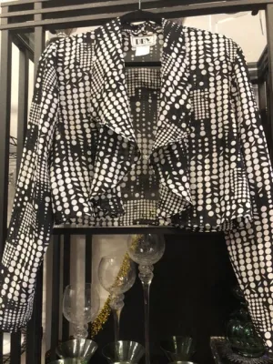 Cropped Blazer, size 9/10  #3007