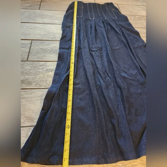 Denim Pleated Maxi Skirt Size 0 Seams Pockets Blue Dark Flare Y2K 2000’s Amici