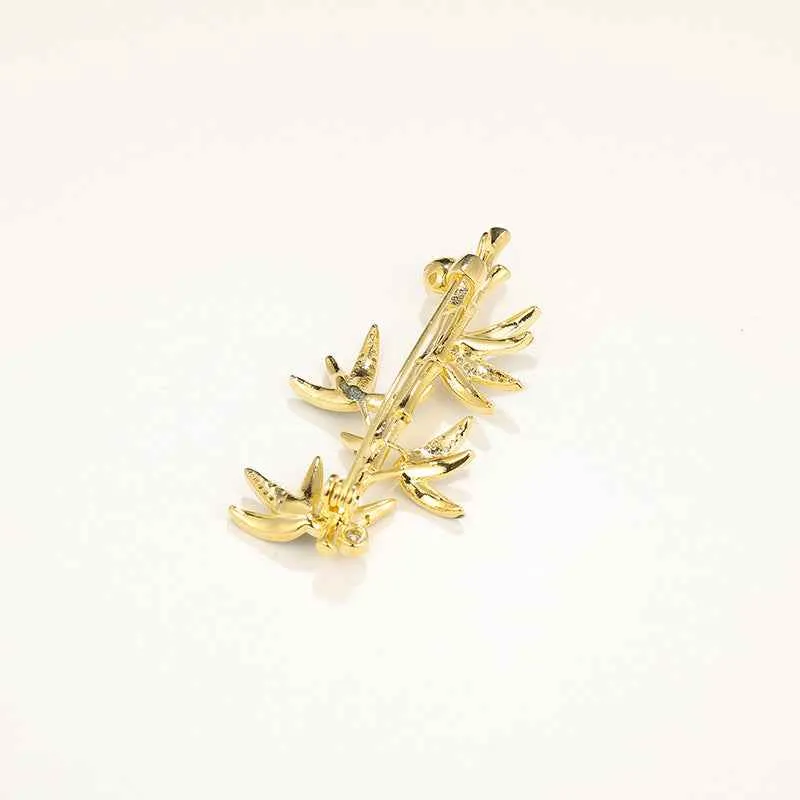 Gold & Silver Bamboo Pearl Brooch – Elegant Coat Accessory Pin