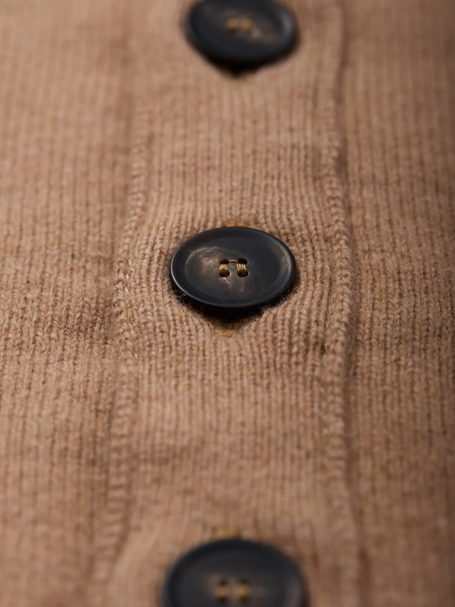 Lambswool Sleeveless Cardigan Camel