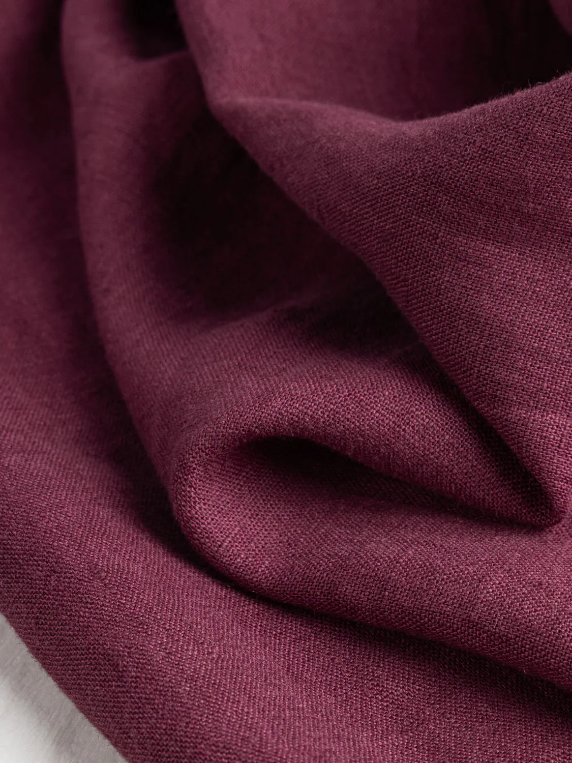 Midweight European Linen - Burgundy - Swatch