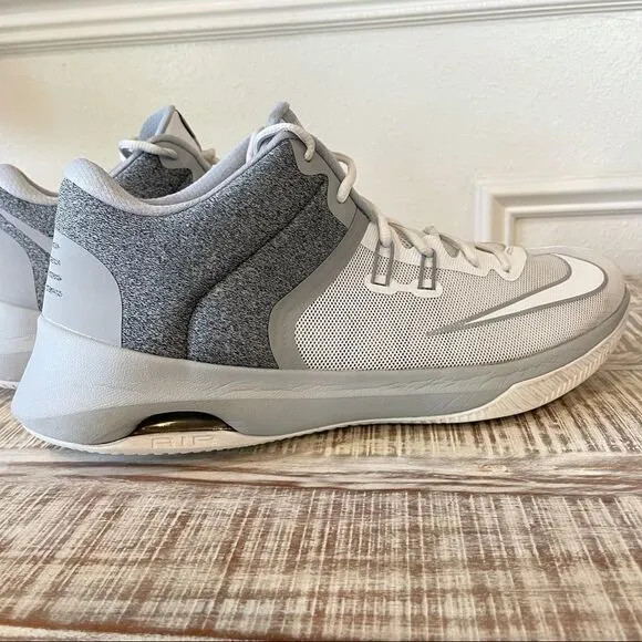 Nike Air Versatile 2 White Wolf Grey