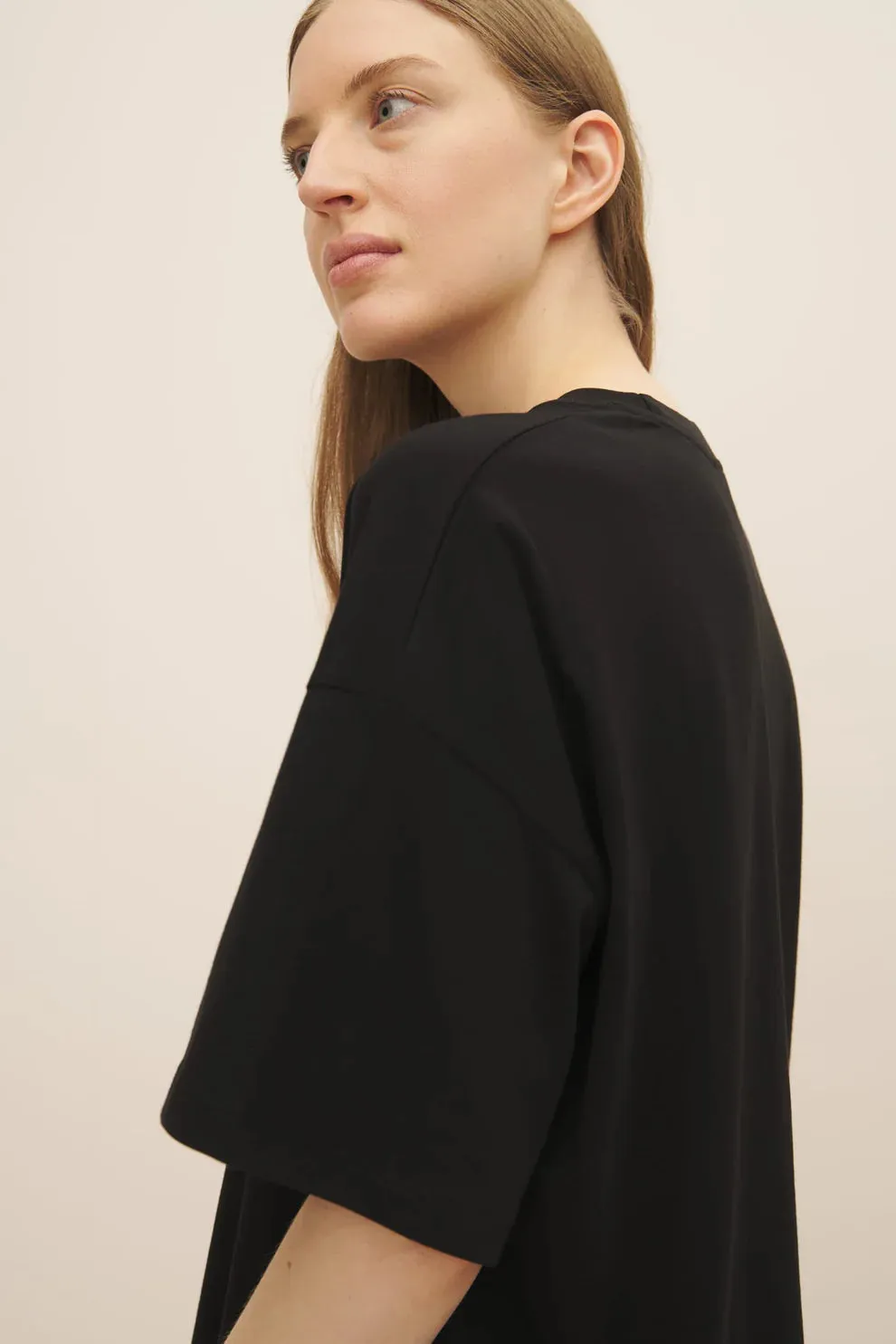 Oversized Boxy Tee in Black | Kowtow