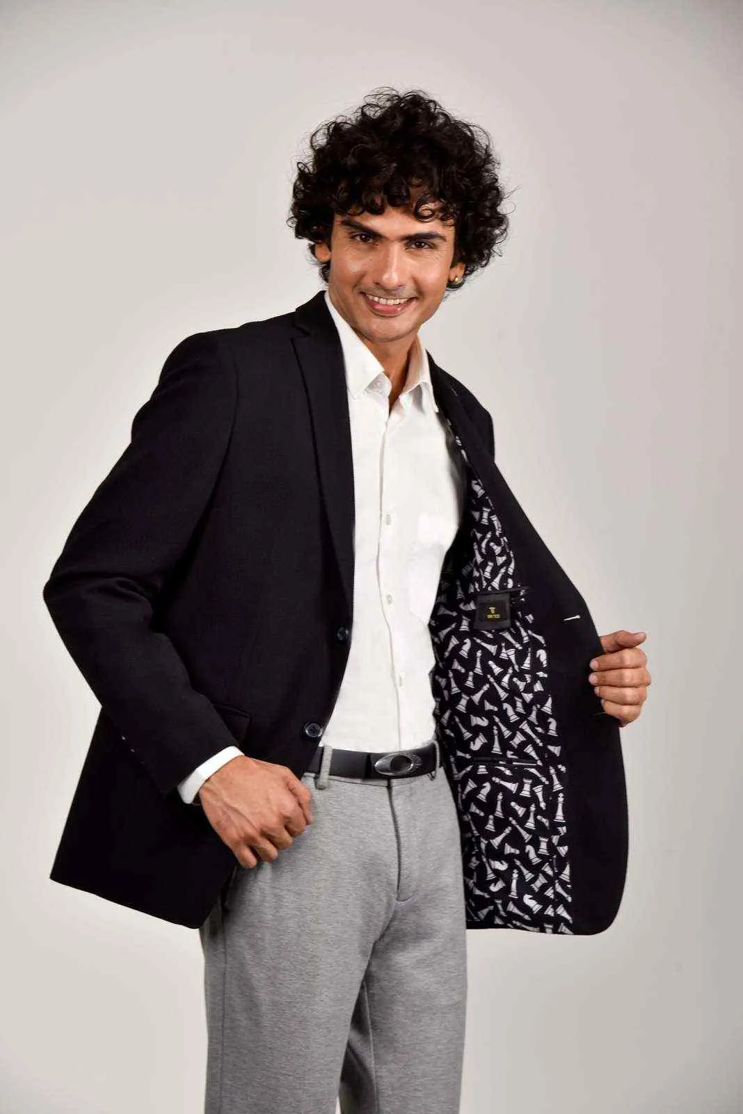 Plus Size of Black Knitted Formal Blazer