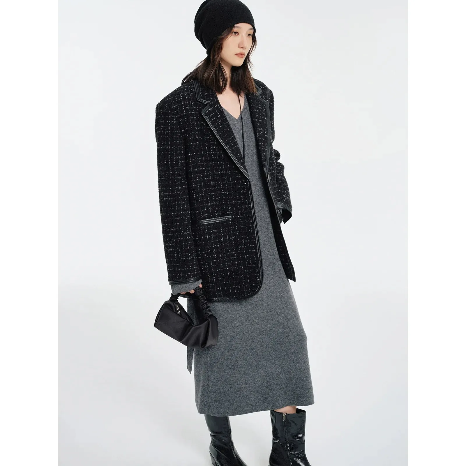 Slightly Wide Shoulder Plaid Tweed Blazer