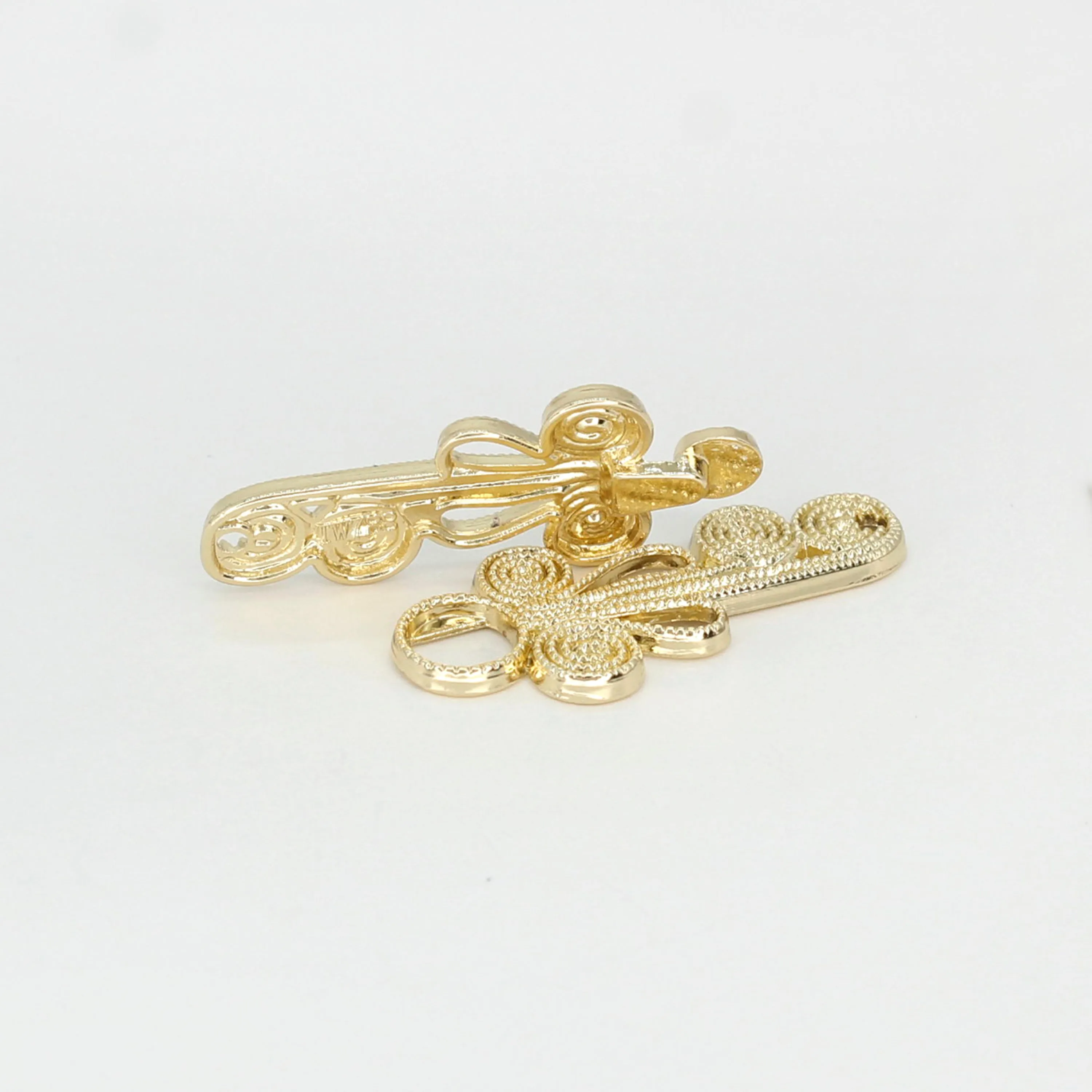 Twisty Treasures Frog Closure Buttons